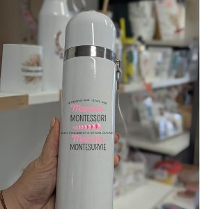 Thermos avec tasse intégrée Maman montessurvie
